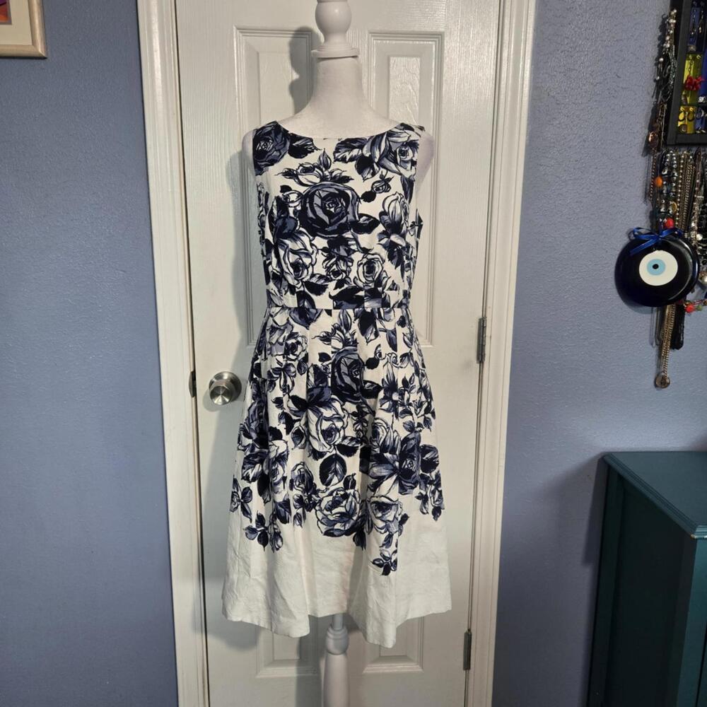 Talbots Women 2P Sleeveless White Dress with Navy Blue Floral Print Preppy Coast